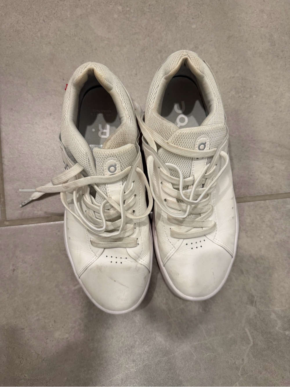 On Running Roger Shoe - Picture 3 of 4
